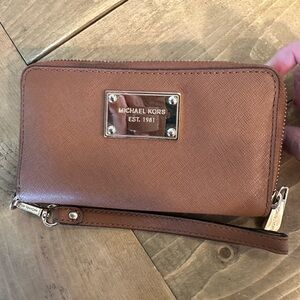 Michael Kors Wristlet/clutch